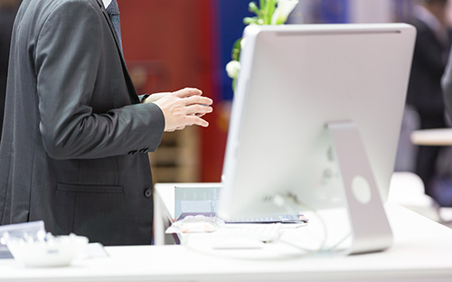 Trade-Show-Booth Exhibitor at trade show