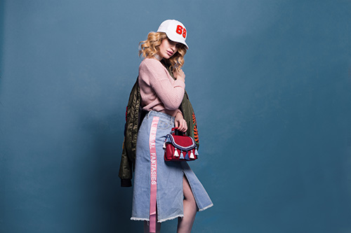 fashion-influencer influencer promoting fashion products